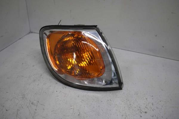 CLIGNOTEUR DROIT HYUNDAI TRAJET - Vue 1